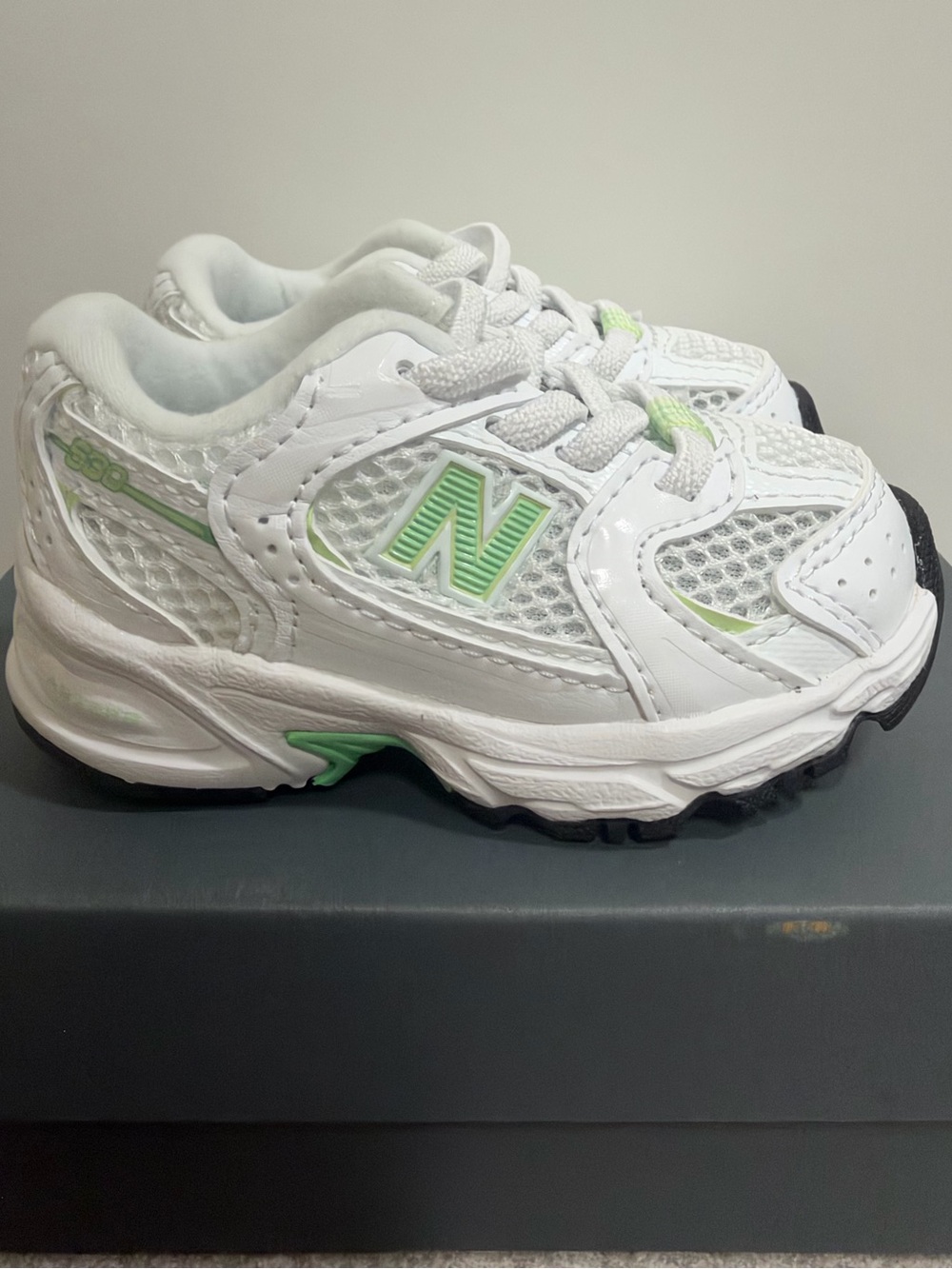 New Balance 530 Bungee Toddler White Melon Water Size 4c NEW